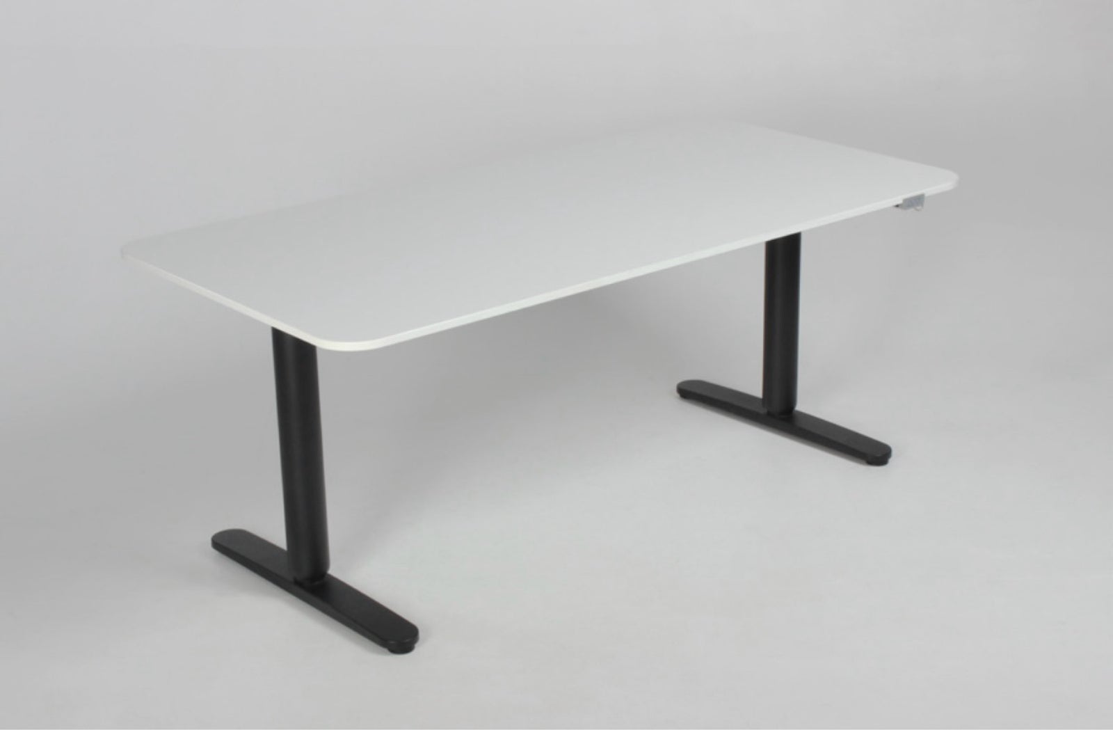 Computerbord, Ikea Bekant hæve/sænke, b: 160 d: 80