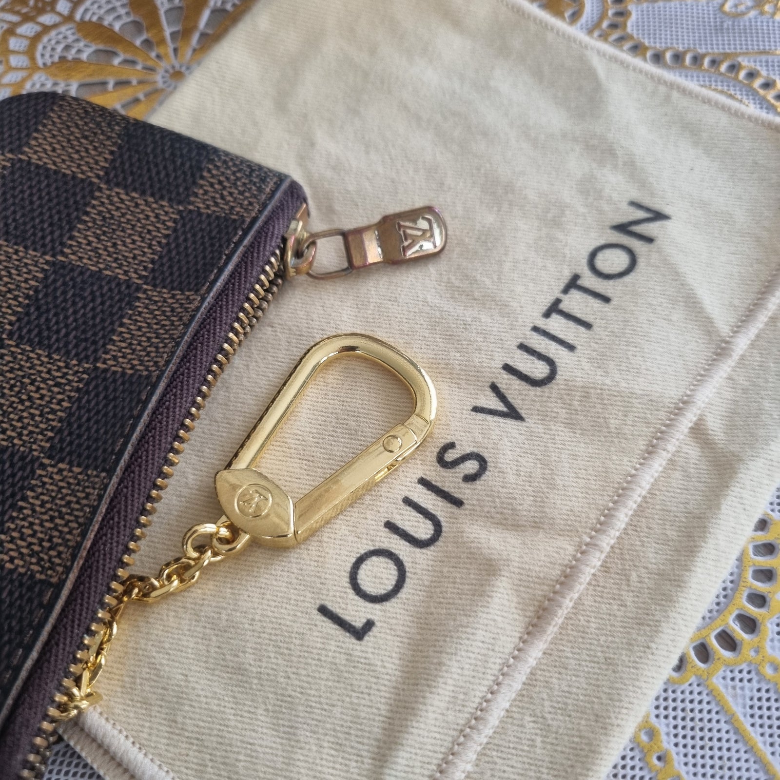 Pung, Louis Vuitton, damier