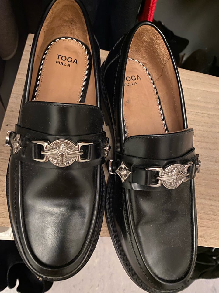 Loafers, str. 40, Toga