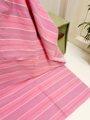 Tekstiler  . Dug, Retro dug, Retro dug . Retro tekstiler  . Smuk skøn retro dug I pink lyserød og li