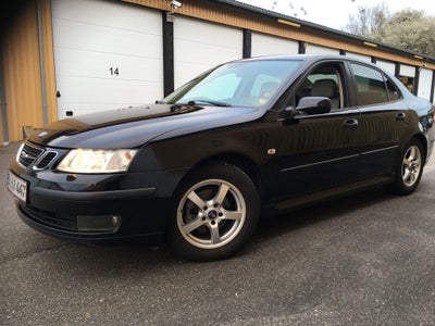 Saab 9-3, 1,8i Sport, Benzin, 2005, km 334000, sort, 4-dørs, Sælger her en fin Saab 9-3 sport.

Den 