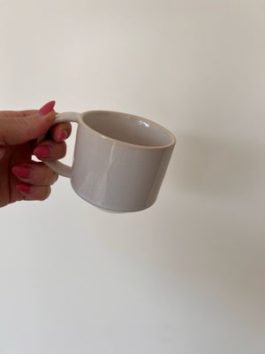 Keramik, Kop , Oyoy, Denne Yuka-kop er lavet til kaffe eller te og er en alsidig tilføjelse til enhv