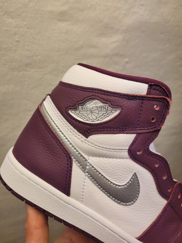 Sneakers, Jordan 1 High Bordeaux, str. 42