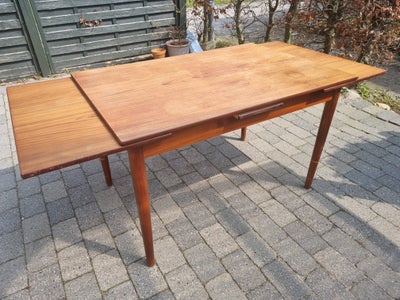Spisebord, Dansk designet teaktræsbord med hollandsk udtræk. Bordet måler 125 cm langgt og kan forlæ