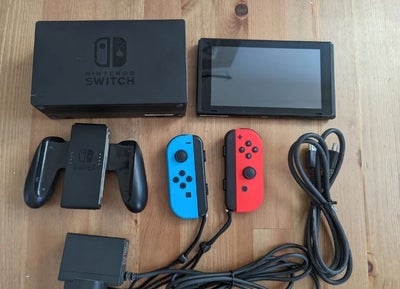 Nintendo Switch, Nintendo Switch med spil, God, Konsollen har haft panserglas på og er derfor i perf