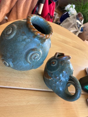 Keramik, 2 vaser, Michael Andersen, 2 fine keramikvaser.Uden skår/revner.Fisken koster 800 kr og vas