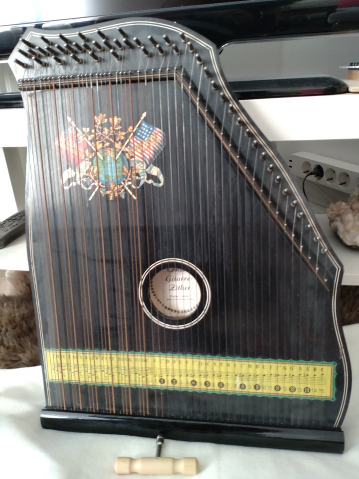 ZITHER, FOMEN Konzert Gitarre Zither