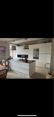 Køkken, komplet, Ikea - Bosch, Køkken + køkkenø med biopejs, mikrobølgeovn, ovn, vask, armatur, frys
