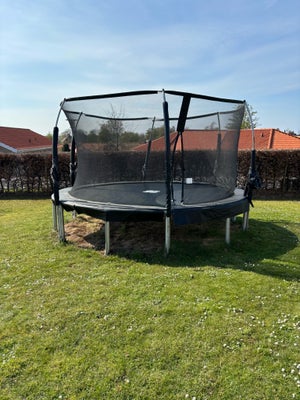 Trampolin, Extreme trampolin ø426cm, 3 år gammel trampolin. Beskyttelse på sikkerhedsnets pæle træng