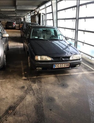 Renault 19, 1,8 RT, Benzin, 1993, km 192000, sortmetal, 5-dørs, Den skal synes 15. Maj 2024.

Den bl