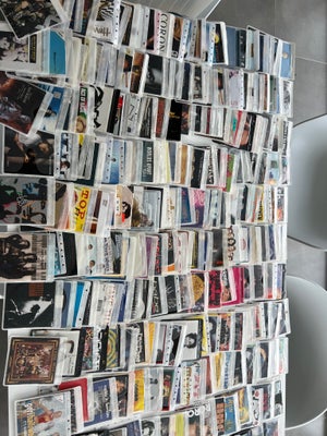 Blandede: Blandede, andet, Ca. 400 blandede CD’er fra 80’erne, 90’erne og 00’erne.
Originale - i pla
