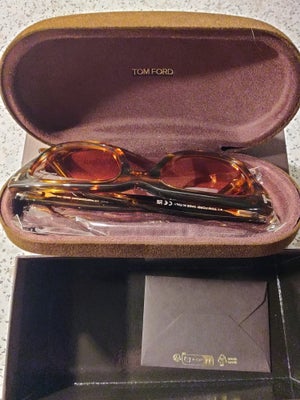 Solbriller unisex, Tom Ford, Helt nye Tom Ford solbriller, aldrig brugt.
TF 237 53E Snowdon Photochr