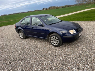 VW Bora, 2,0, Benzin, 1999, km 240000, blå, ABS, airbag, 4-dørs, service ok, 15" alufælge servostyri
