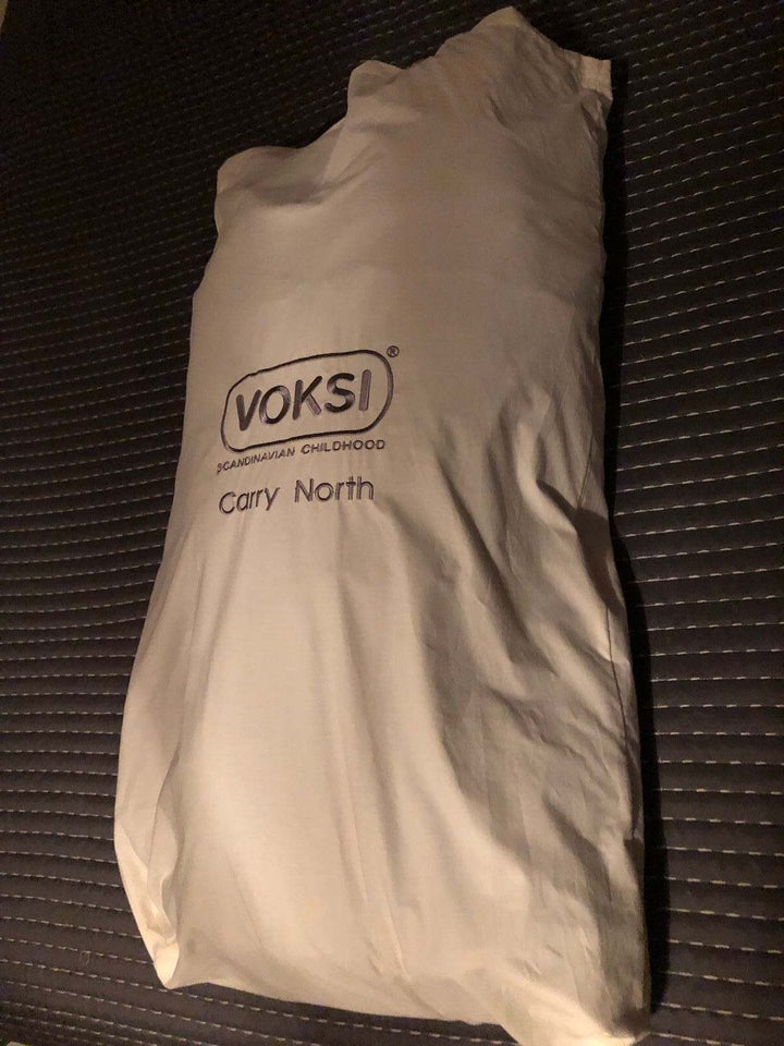 Voksipose, Voksipose, Carry North