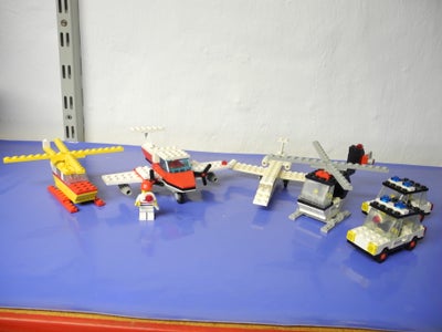 Lego andet, Lufthavn og Politi,  6 dele. Lego fra før år 2000. Samlevejledning medfølger. Enkelte kl