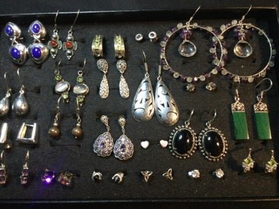 Øreringe, sølv, Fine sterling sølv øreringe med ægte sten.
Med amethyst, malakit, rubin, onyx, Tahit