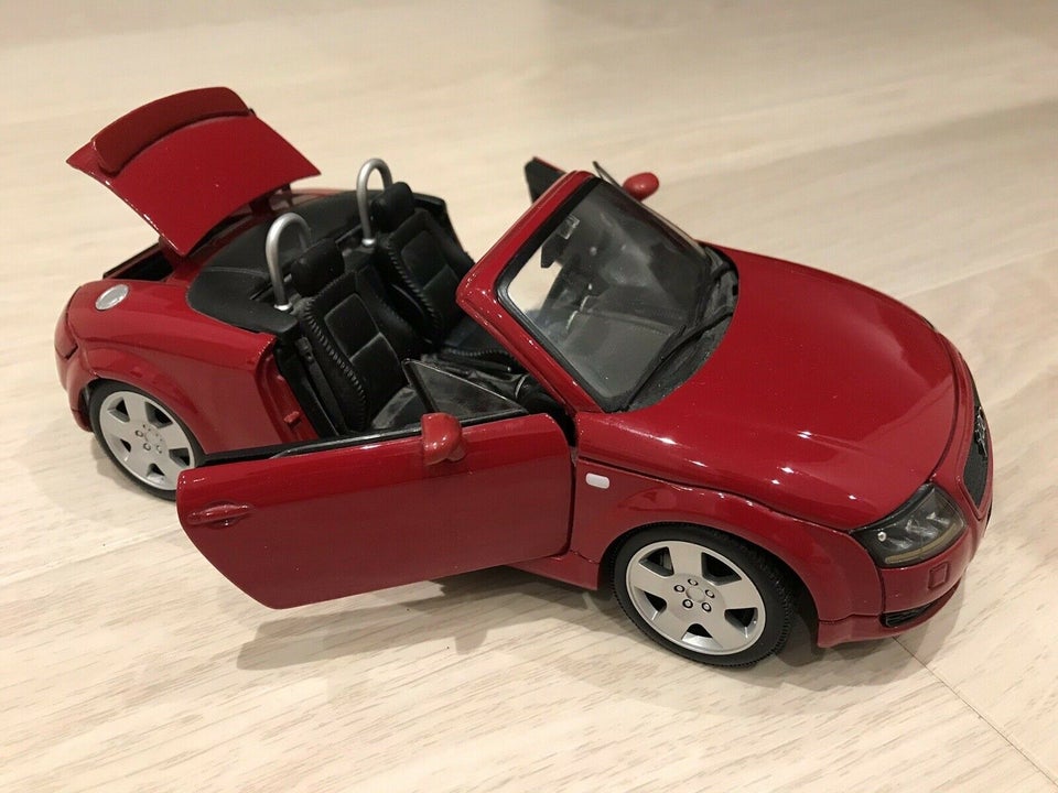 Modelbil, Audi TT Roadster 1/18, skala 1:18