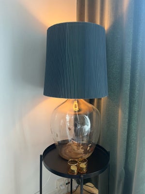 Lampe, Super fed lampe, som vi desværre ikke rigtig får brugt længere. Har en mindre skade på lampes