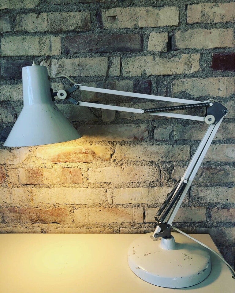 Anden arkitekt, arkitektlampe