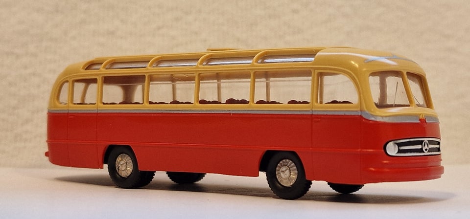 Modelbus, Brekina Mercede-Benz O 321, skala H0 1/87