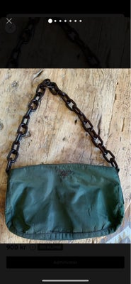 Skuldertaske, Prada, nylon, Smuk grøn taske fra Prada. Inderlommen er gået op ellers fejler tasken i
