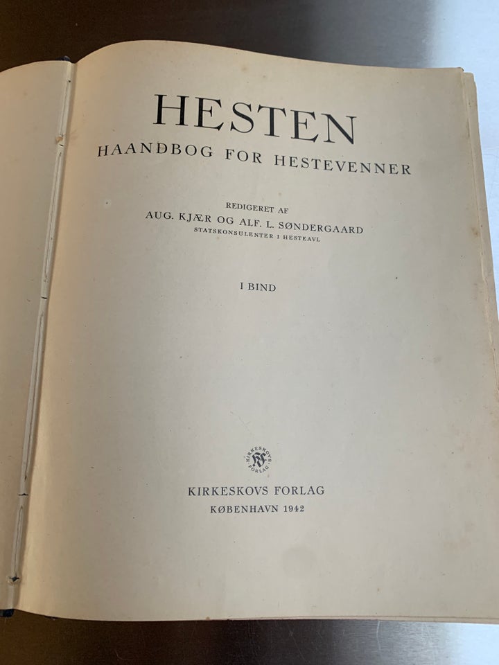 Hesten, Aug. Kjær og Alf. L. Søndergaard, år 1942