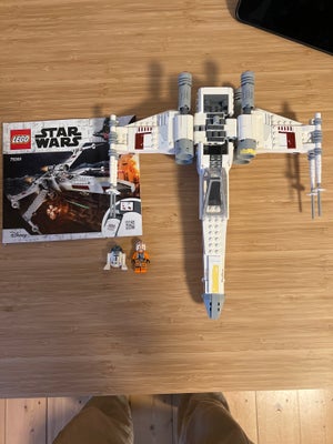 Lego Star Wars, Luke skywalker X-wing 75301, Lukes x-wing 75301 

Mangler 2 minifigurer, ellers komp