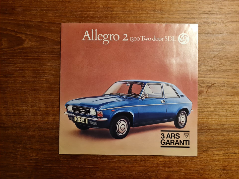Austin Allegro modelbrochure fra 1976
2-4-8 side...