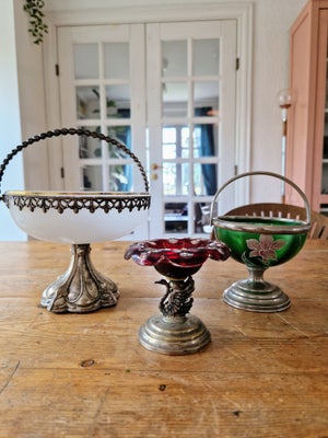 Glas, Skål, Antik, 3 smukke antikke kandisskåle/opsatser/skåle.
Utroligt smukke.

~ Rød med svane og