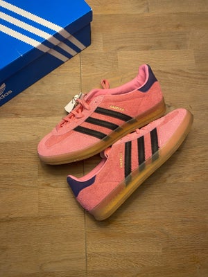 Sneakers, Adidas new balance , str. 44,  Ubrugt, WTS

2 x Adidas gazelle “pink bliss”
Str. 38

1 x n