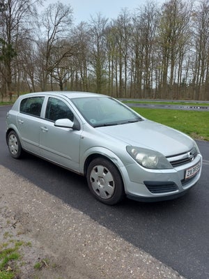 Opel Astra, 1,6 16V Limited, Benzin, 2006, km 222000, sølvmetal, træk, aircondition, ABS, 5-dørs, ce