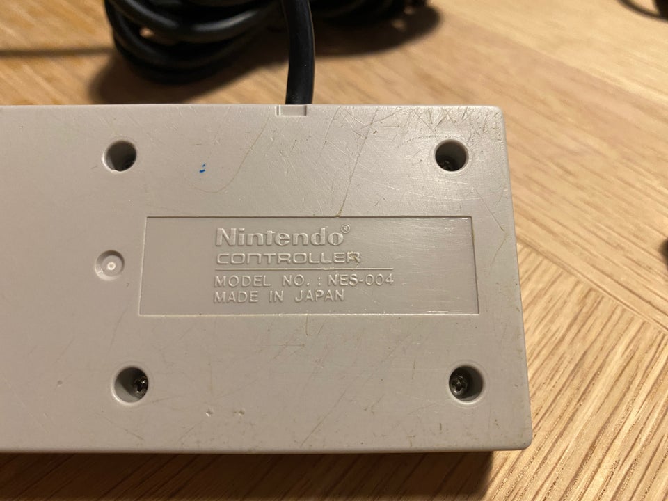 Controller, Anden konsol, Nintendo NES-004