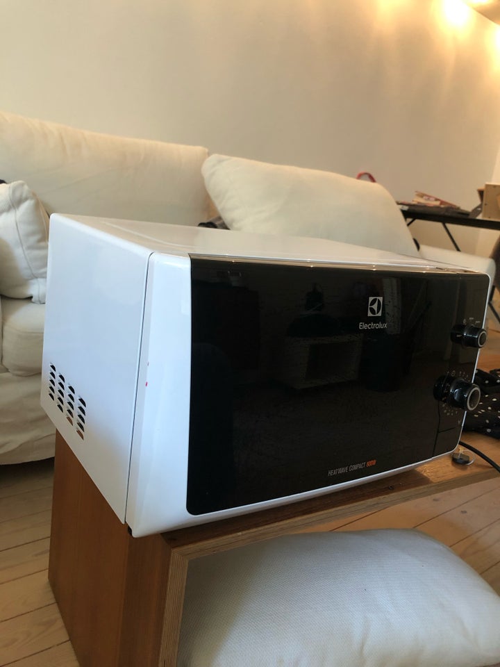 Mikroovn Eletrolux EMM21000W, Eletrolux