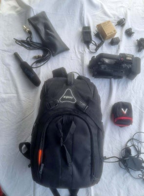 CANON XA50 videokamera med taske og stativ