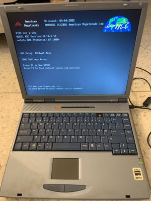 Andet mærke Gericom 256 MB, God, Retro laptop fra 2002. Giv et bud!