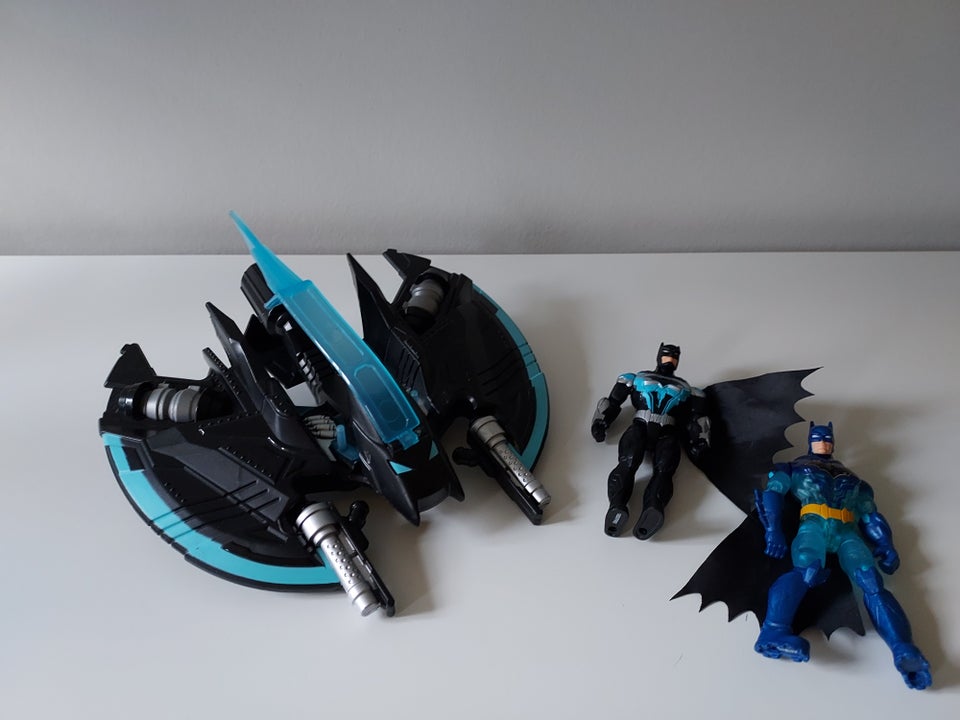 Batman legetøj med 2 figurer og fly / jet, Batman