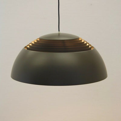 liaison Sort Tisser arne jacobsen pendel lampe Renard Six Fly kite