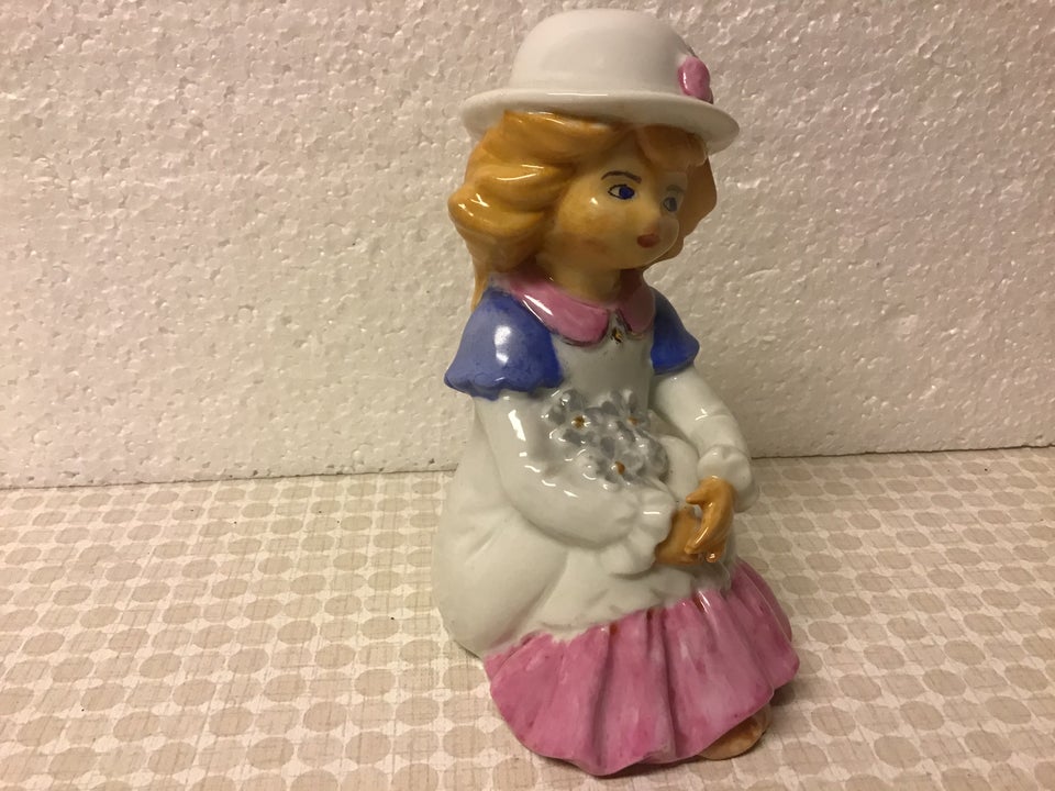 Porcelæn Håndmalet Pige Figur med Lyserød Blå Tøj ,
