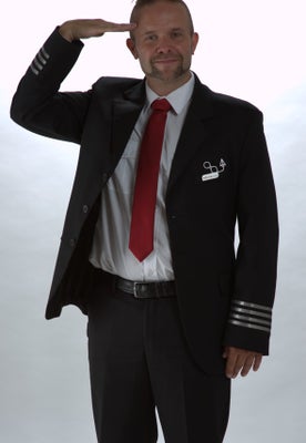 Pilot Uniform (ægte fra OLINO), Nu har du mulighed for at klæde dig en ægte pilotuniform fra OLINO!
