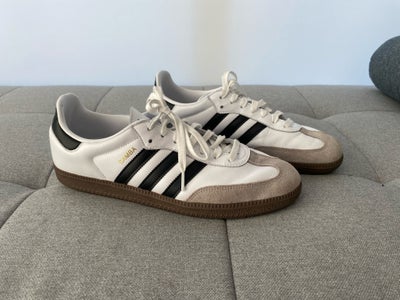 Sneakers, Adidas Samba, str. 46,  Hvid,  Næsten som ny, Super fede Adidas Samba i str. 46.

Brugt 2 