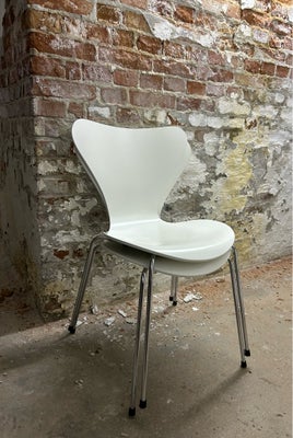 Arne Jacobsen, stol, Syver stol, 4 Syver stole i hvid sælges. Sælges gerne samlet. 
Pæn stand. 800,-