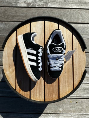 Sneakers, str. 38, Adidas,  “Core Black”,  Ubrugt, Adidas Campus 00s "Core Black"
Størrelse 38
Stand