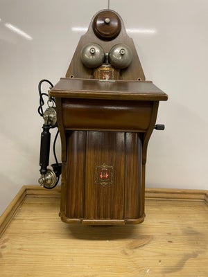 Telefon, Antik telefon, Jydsk Telefon Aktiesleskab 
Rigtig flot stand 