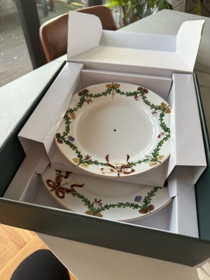 Keramik, ÉTAGÈRE, Royal Copenhagen Stjerne Riflet Jul, I perfekt stand. Kun været brugt en håndfuld 