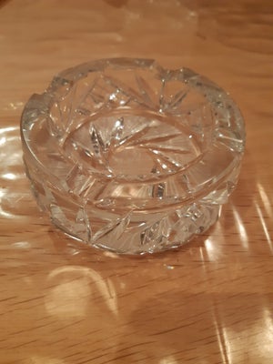 Glas, Askebærge, Ukendt, Mål
9 cm i diameter og er uden ridser og skår