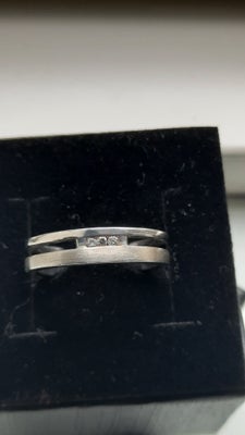 Ring, sølv, PSL, Smuk, feminin, kraftig og elegant ring udført i poleret samt i blank Sterlingsølv m