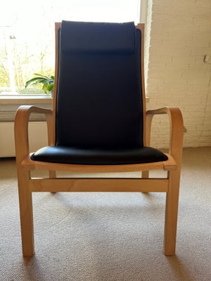 Lænestol, tekstillæder, Lænestol i bøg med sæde i kunstigt læder af god kvalitet. I flot stand og ud