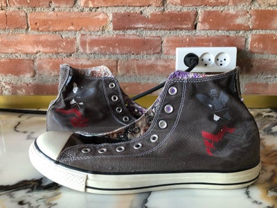 Sneakers, Converse & Gorillaz, str. 45,  Slidt, Gorillaz converse fra 2011, grundet alderen er print