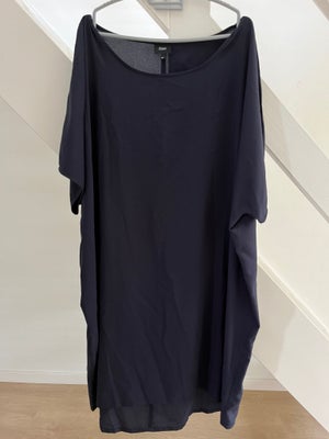 Anden kjole, Zizzi, str. XL,  Mørkeblå,  100 % polyester,  Næsten som ny, Lækker tynd kjole fra zizz