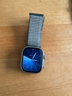 Smartwatch, Apple, Apple Watch Ultra 2. Med en valgfri stof eller gummi-rem. Helt ny Nomad titanium 